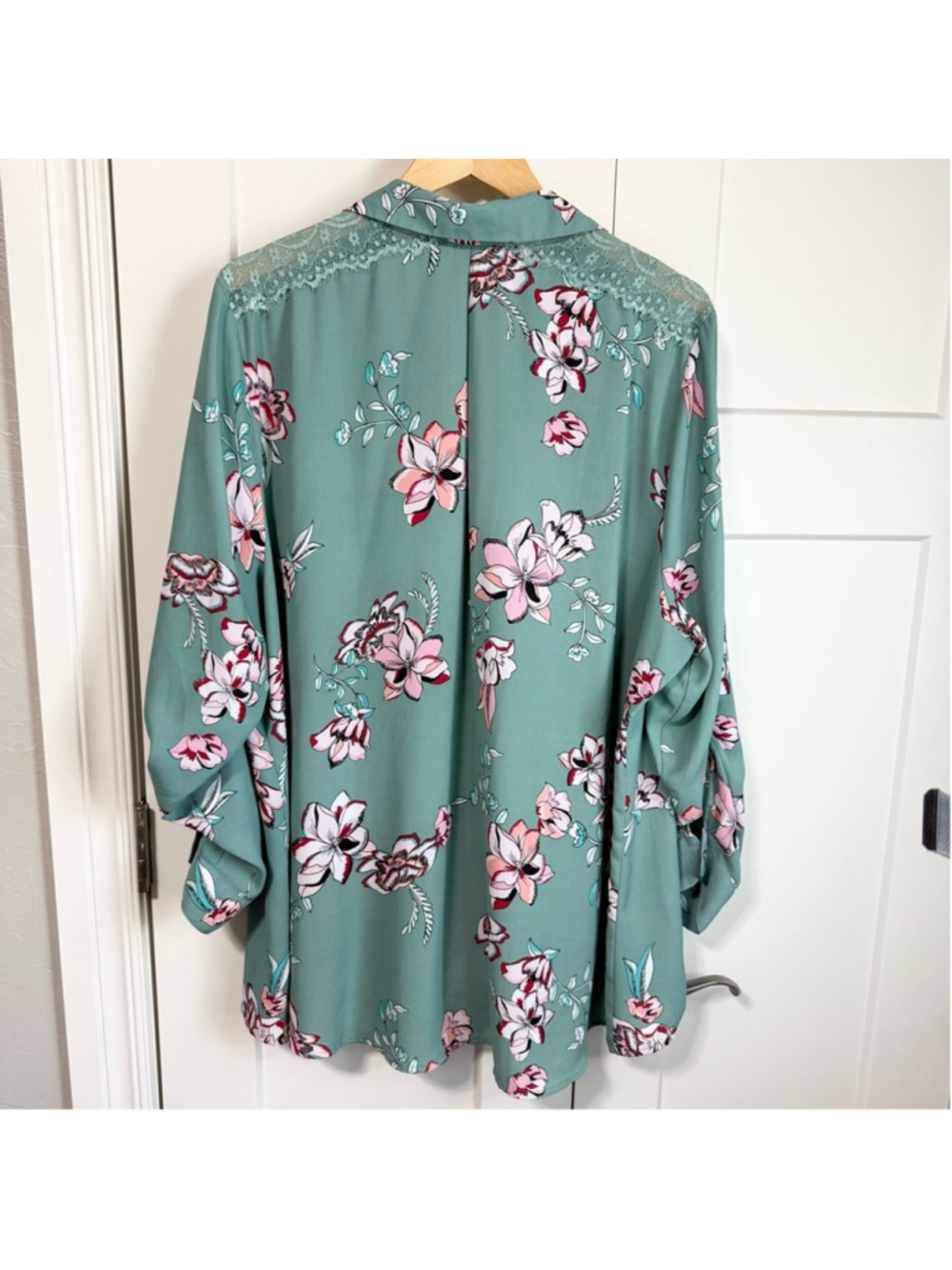 Candie's Green and Pink Floral lace Button Down Shirt juniors size 3x - Picture 4 of 12